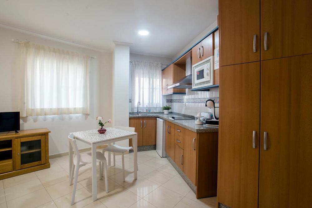 טורמולינוס Apartamentos Amat - Only Adult - Playa El Bajondillo מראה חיצוני תמונה