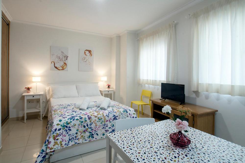 טורמולינוס Apartamentos Amat - Only Adult - Playa El Bajondillo מראה חיצוני תמונה