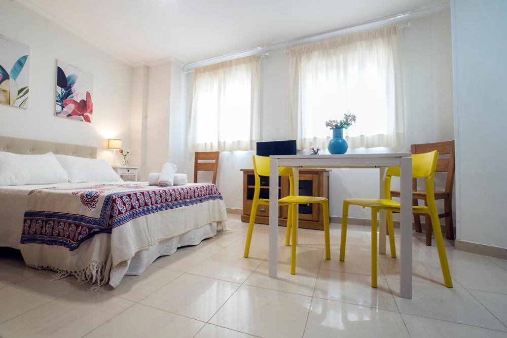 טורמולינוס Apartamentos Amat - Only Adult - Playa El Bajondillo מראה חיצוני תמונה