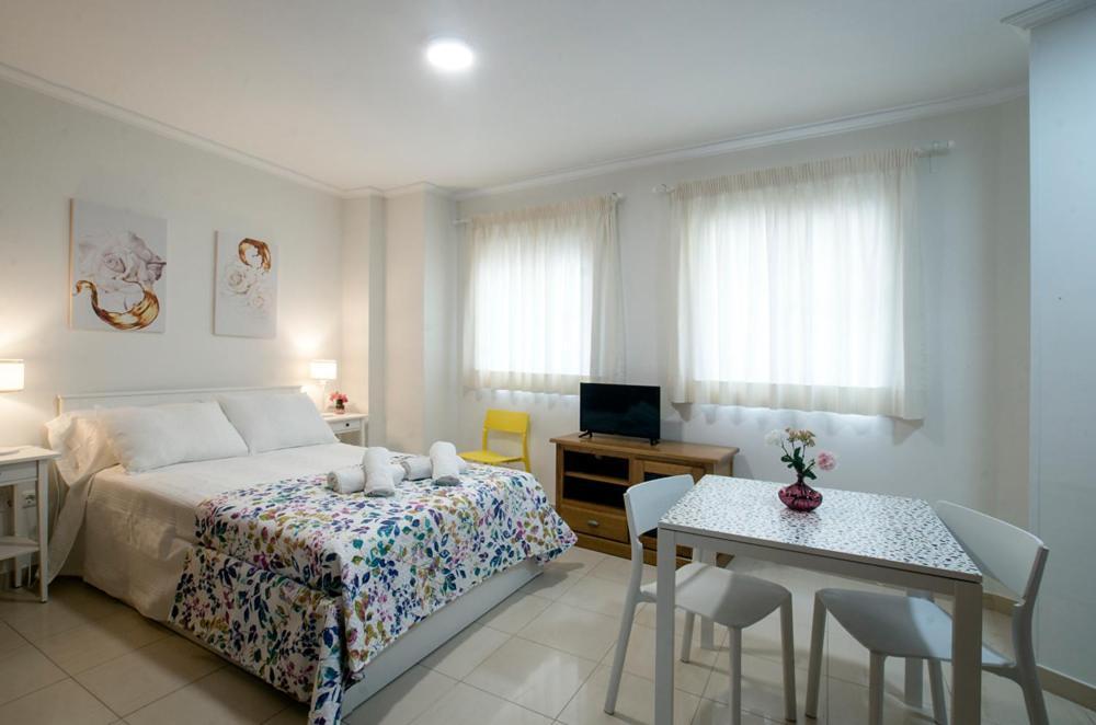 טורמולינוס Apartamentos Amat - Only Adult - Playa El Bajondillo מראה חיצוני תמונה